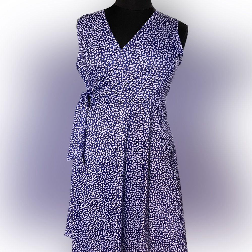 NWOT Purple/white midi dress, sleeveless a-line faux wrap with zipper. Dr0002